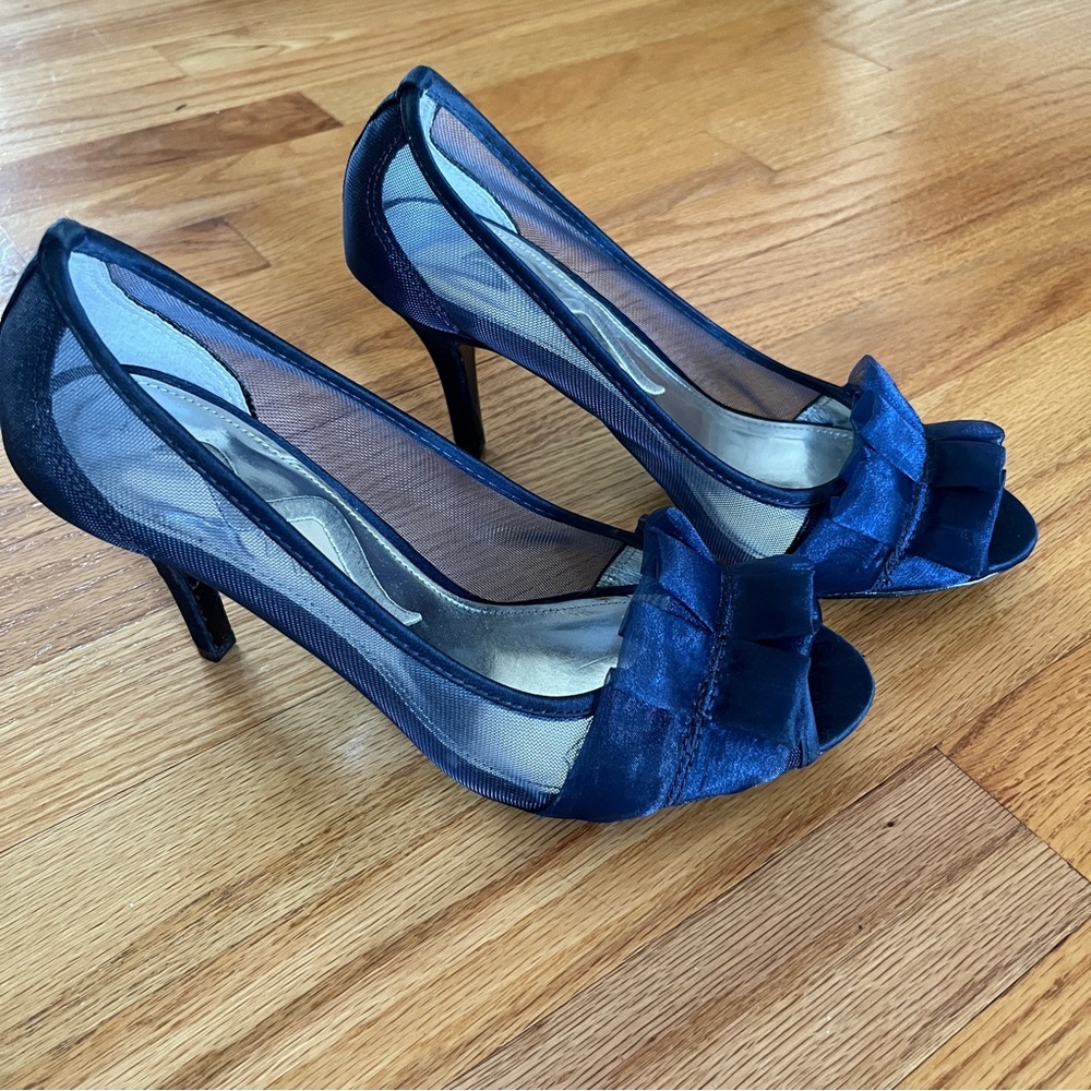 Nina Satin Mesh sides Open Toe Pleated Ribbon 4.25" Heels Pumps Navy Blue sz 6.5